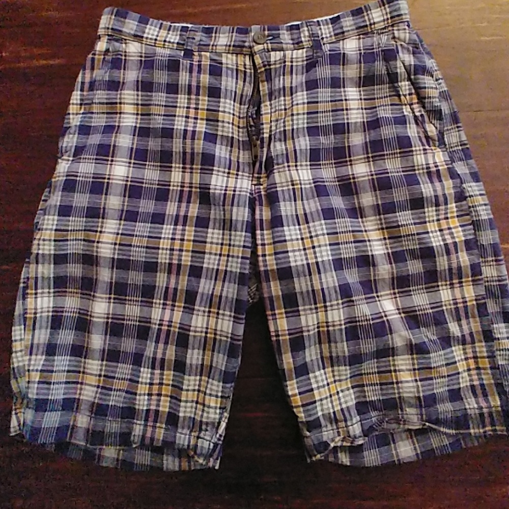 Gap mens plaid shorts